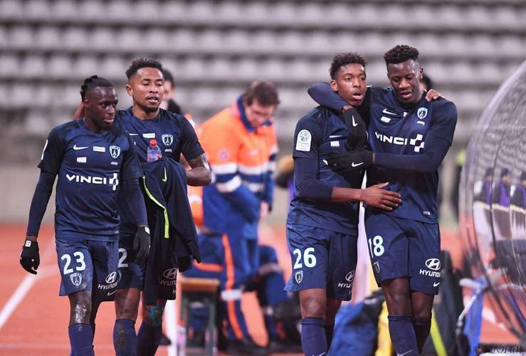 法甲保级与欧战之争：昂热主场坚守，斯特拉斯堡客场冲击​