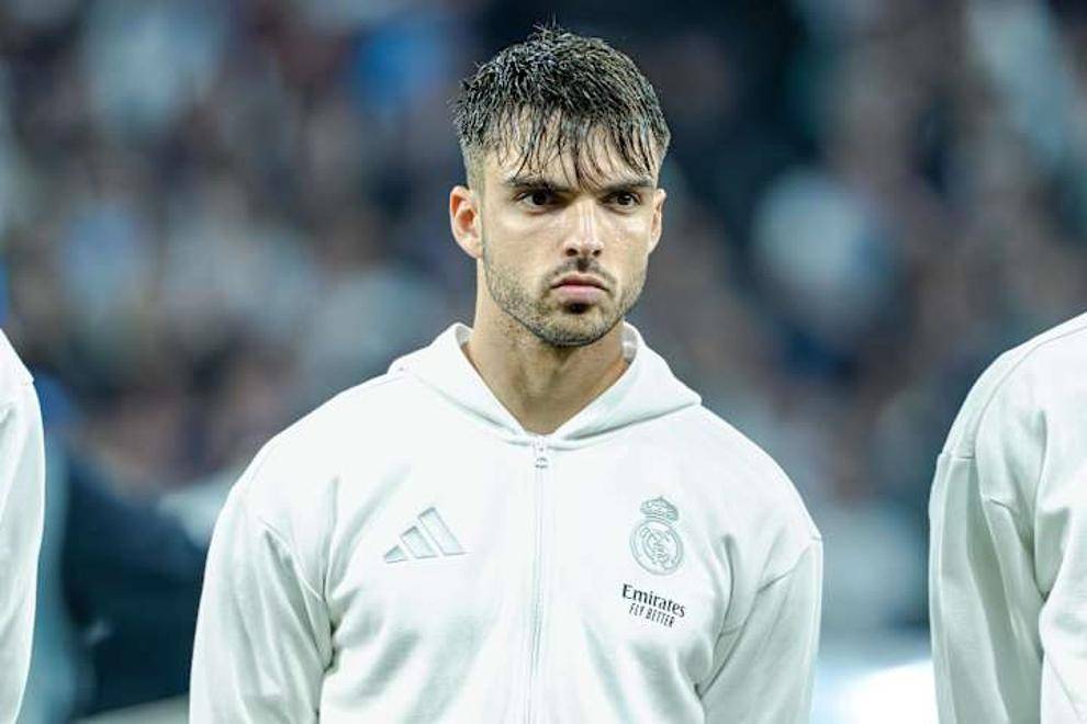 库尔图瓦怒斥队友！犯错两次，踢球不智