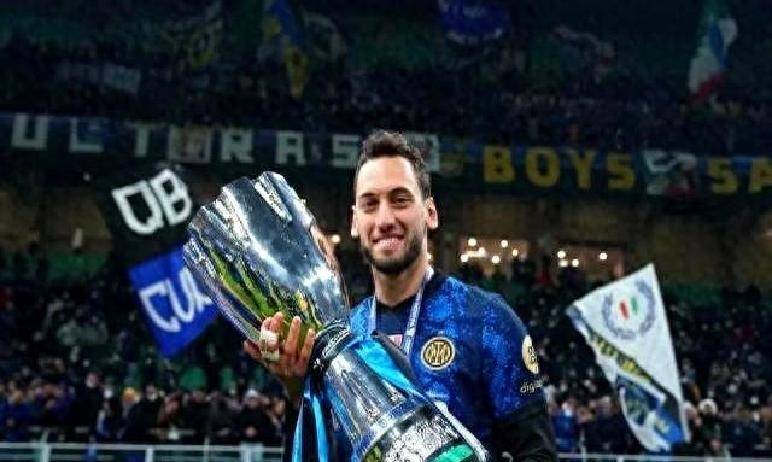 3000万到2000万！恰尔汗奥卢或转投费内巴切，国米盯上扎卡